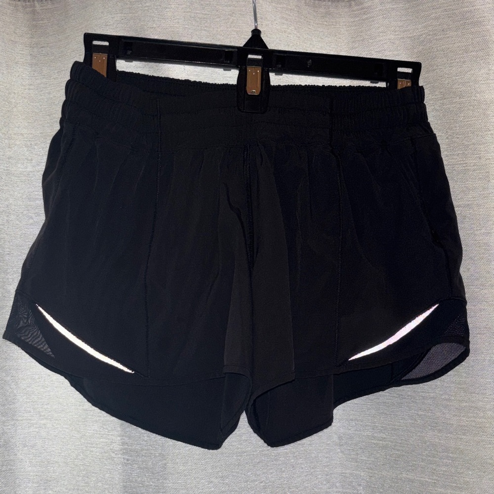 EUC Lululemon athletica Track That high waisted lined 3” short